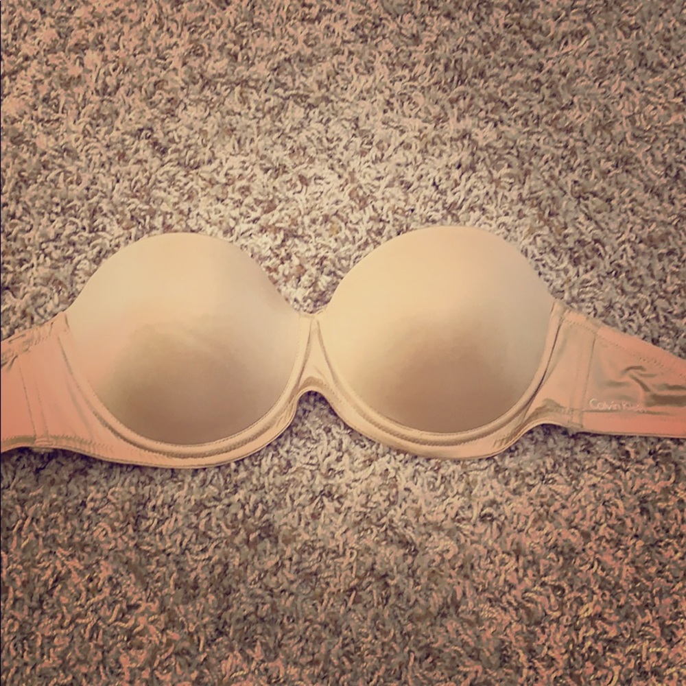 Strapless Calvin Klein  bra 34B nude